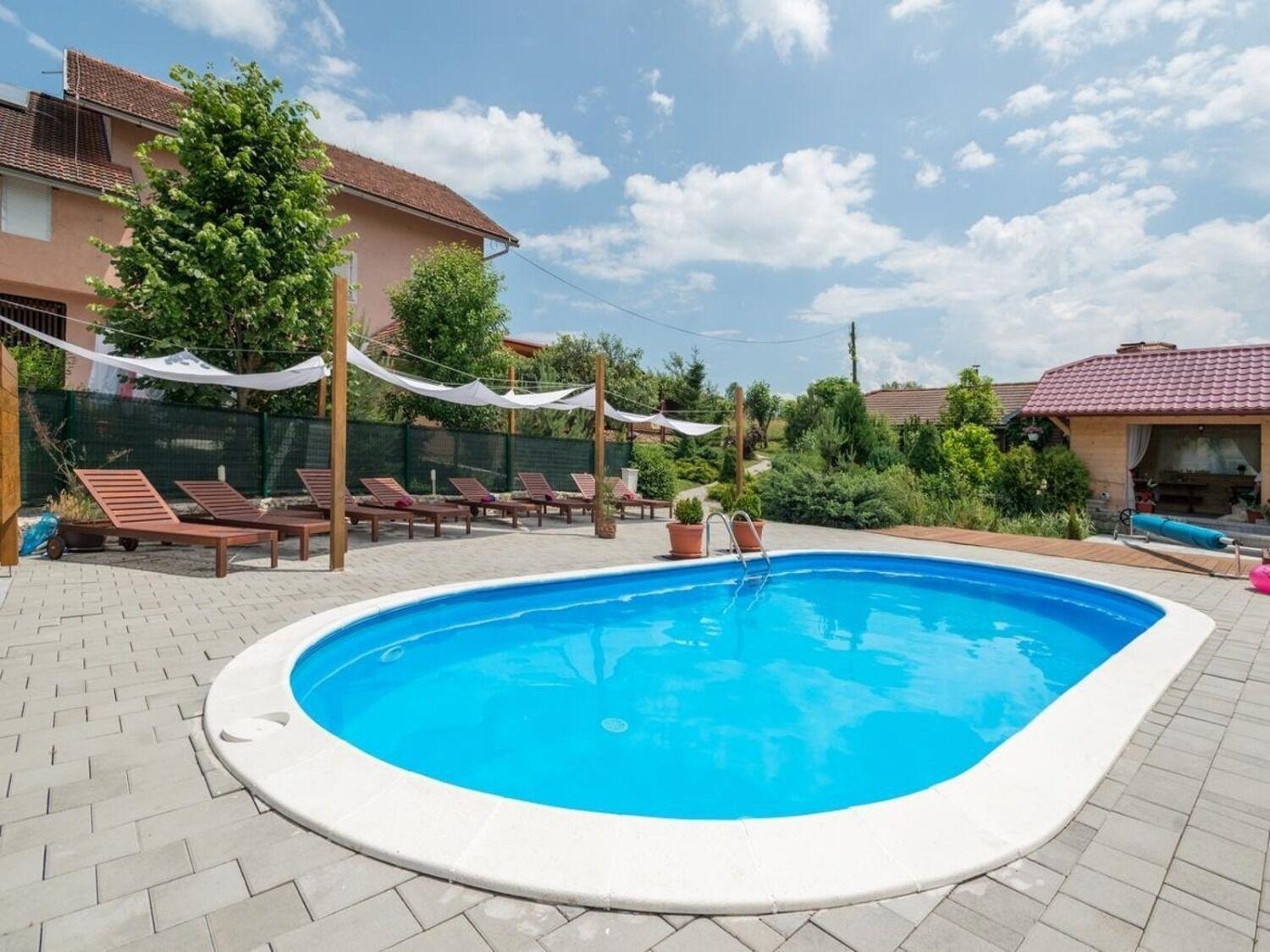 Apartments San - With Pool; Rakovica Bagian luar foto
