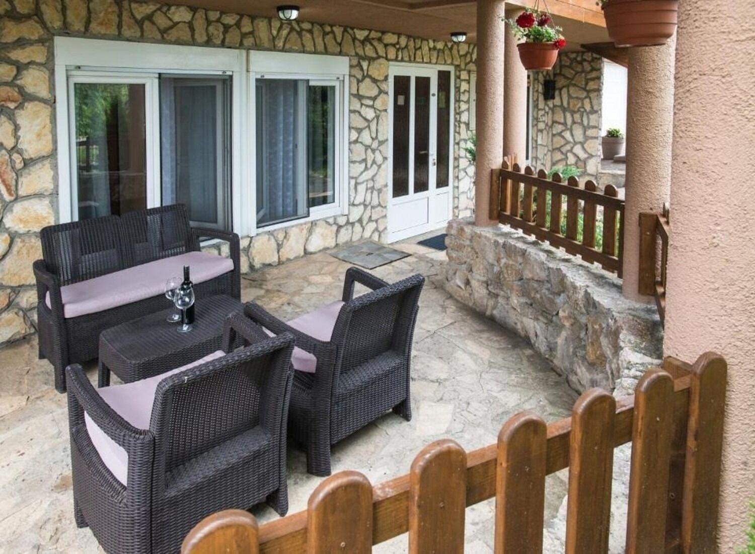 Apartments San - With Pool; Rakovica Bagian luar foto
